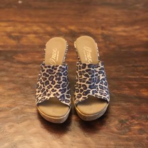 Onex leopard wedge